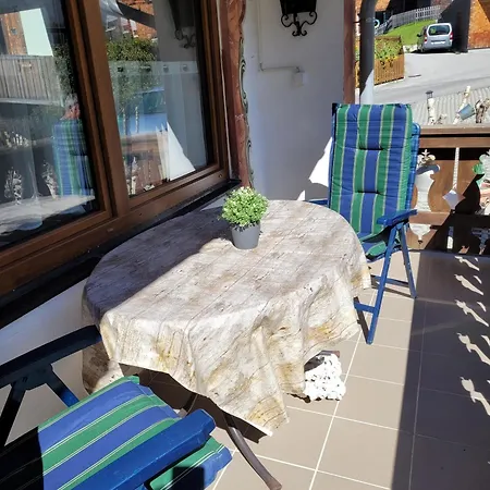 Bergwiese Mit Balkon *